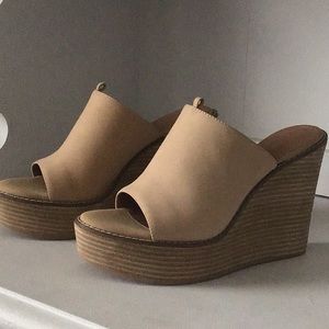 Alias Mae Tan Wedges